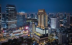 隆披尼格兰德中心大酒店